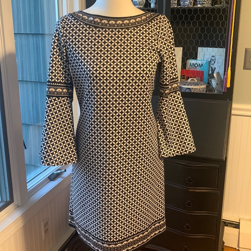 Max Studio Dress NWOT Size Small flare sleeves